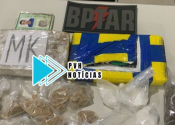 NA MOCHILA: BPTAR prende jovem com mais de 2kg de drogas na zona sul