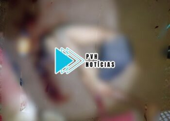 URGENTE: Homem diz que vai parar de usar drogas e atacado a golpes de facão por bandidos do Orgulho