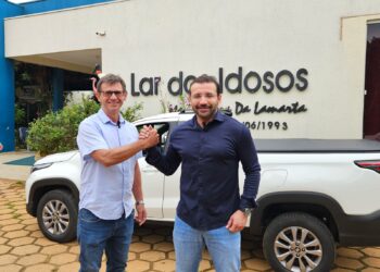 Deputado Ribeiro do Sinpol entrega veículo ao Lar dos Idosos em Vilhena