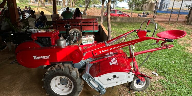 Mais apoio aos produtores rurais: Deputado Alan Queiroz entrega R$ 51 mil em implementos agrícolas na capital