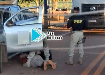 URGENTE: Casal é flagrado transportando drogas em caminhonete da prefeitura de Guajará-Mirim