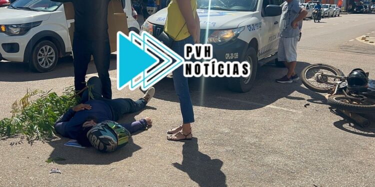 URGENTE: Carro avança preferencial e causa grave acidente com motociclista no centro