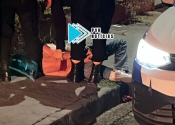 URGENTE: Mulher é presa depois de bater em vários carros e quebrar viatura da PM no centro