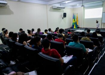PRÉ-ENEM: Cursinho gratuito da Prefeitura segue preparando estudantes para o Exame Nacional do Ensino Médio
