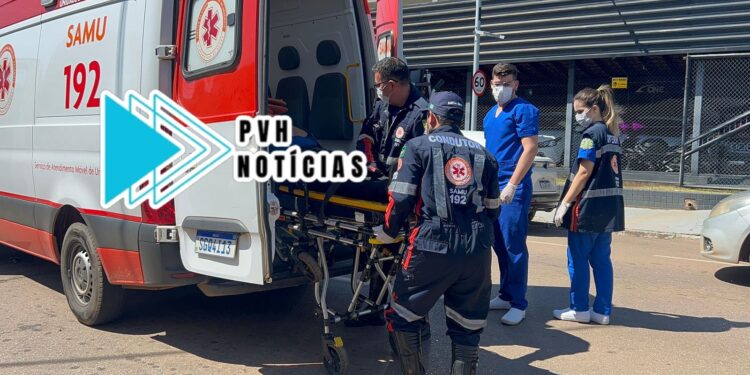 URGENTE: Motorista de Strada causa acidente e deixa motociclista desacordado no centro