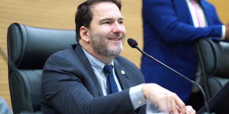 Deputado Alex Redano solicita recuperação urgente da RO-420 entre Buritis e Nova Mamoré