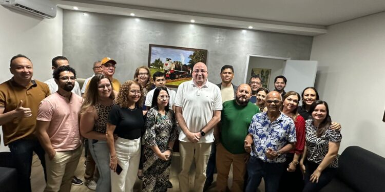 Presidente Gedeão Negreiros anuncia medidas em atenção às pautas reivindicatórias dos servidores estatutários da Câmara