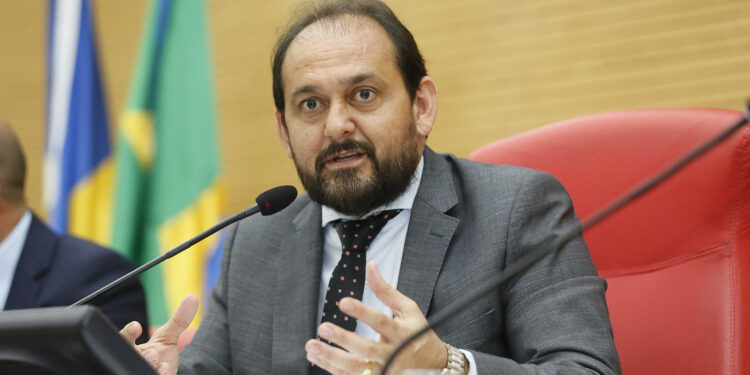 Deputado Laerte Gomes solicita reformas de escolas municipais em Nova Brasilândia D’Oeste