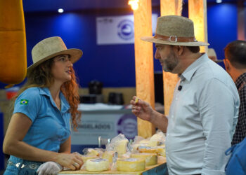 Presidente Alex Redano visita expositores e fortalece apoio da Assembleia durante a Rondônia Rural Show 2025