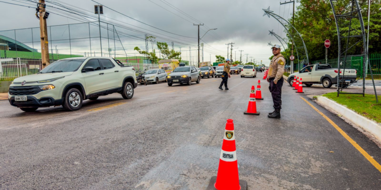 MOBILIDADE: Semtran realiza mudança provisória no trânsito por conta do Arraiá da Prefs