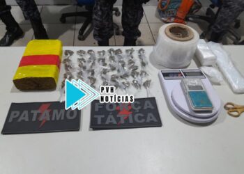 REVOLTADO: Usuário enganado faz denúncia e traficante é preso com drogas em boca de fumo na zona leste