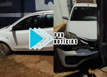 TRÊS MARIAS: Motorista abandona carro depois de bater em poste na zona leste