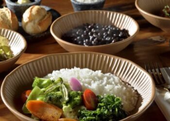 Melhor chef do mundo lança menu onde dupla feijão com arroz é protagonista