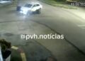 VÍDEO: Câmera flagra acidente que motorista fugiu e deixou motoboy ferido no centro