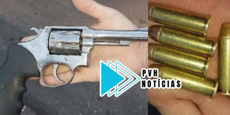 CANELA SECA: BPTAR flagra homem com revólver dentro de mochila em praça na zona leste