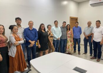 Vereador Adalto de Bandeirantes se reúne com Secretário de Saúde para discutir projetos voltados a crianças atípicas nos distritos