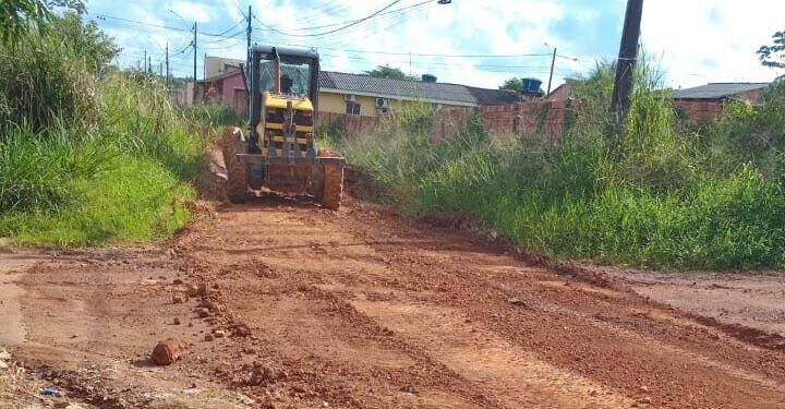 Rua Amsterdã: Prefeitura atende solicitação do vereador Pedro Geovar e realiza obras emergenciais no bairro Novo Horizonte