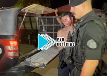 DEU RUIM: Criminoso do CV sai na mão com policiais do BPTAR depois de ser flagrado armado em carro de app