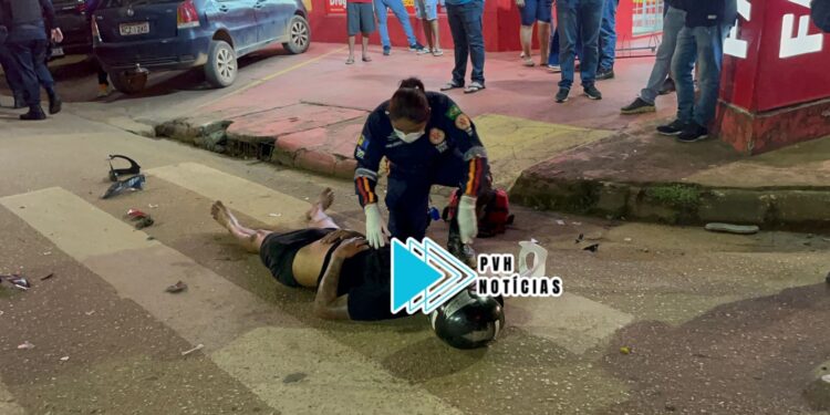 URGENTE: Motociclista em fuga sofre grave acidente na zona leste