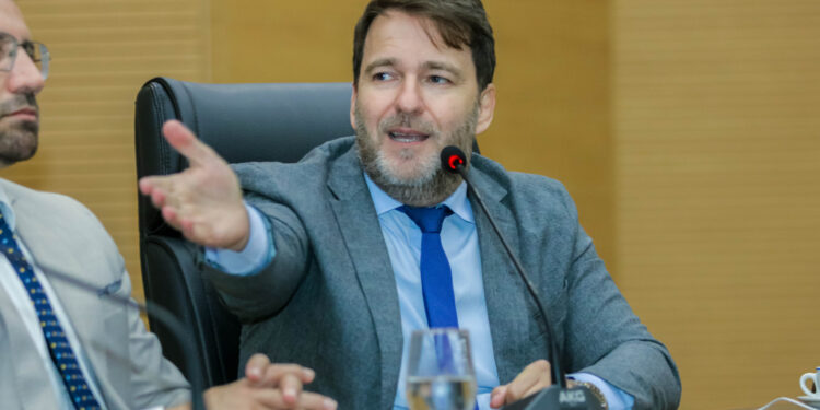 Deputado Alex Redano solicita recuperação urgente da RO-457, no trecho entre a BR-421 e a RO-459, em Ariquemes