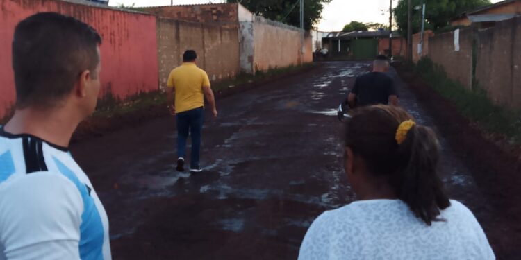 AVANÇO – Ruas do Bairro Cidade Nova começam a ser asfaltadas a pedido do vereador Edimilson Dourado