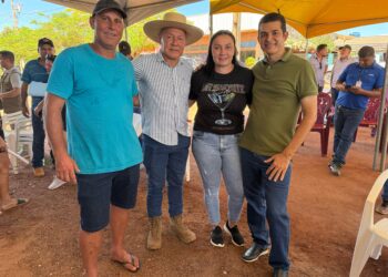 Vereador Adalto de Bandeirantes acompanha ordem de serviço para asfaltamento em Vista Alegre do Abunã.