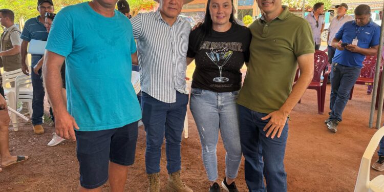 Vereador Adalto de Bandeirantes acompanha ordem de serviço para asfaltamento em Vista Alegre do Abunã.