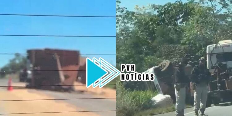 NA BR-364: Carreta carregada com soja tomba e interdita rodovia em RO