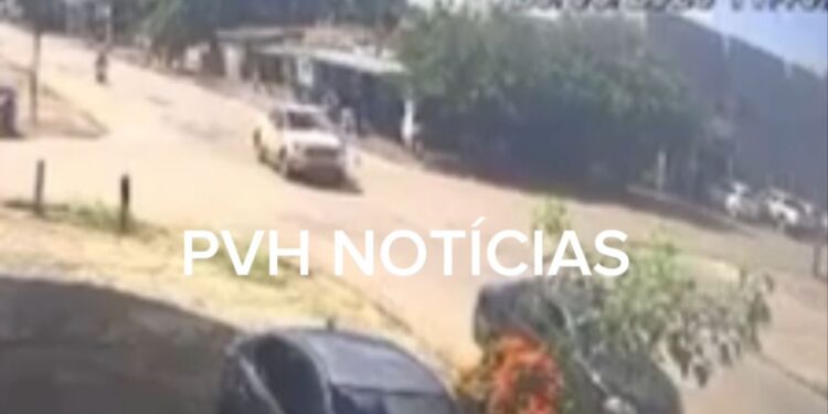 VÍDEO: Motociclista fica em estado grave após colisão com caminhonete na Jaci-Paraná
