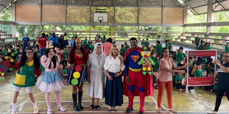 Ieda Chaves divulga Lei e campanha “Maio Laranja” em palestra lúdica para estudantes