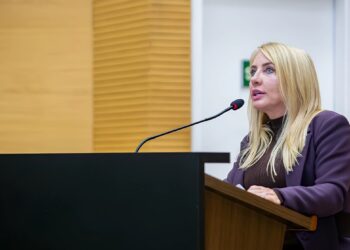 Ieda Chaves comemora sanção de Lei contra maus-tratos a animais domésticos em Rondônia