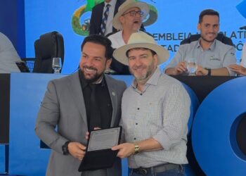 Presidente Alex Redano é homenageado com moção de aplausos pela Câmara de Vereadores de Ji-Paraná durante a Rondônia Rural Show