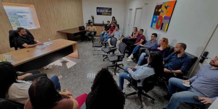 Aprovados no concurso da Polícia Civil de Rondônia se reúnem no gabinete do Deputado Ribeiro do Sinpol
