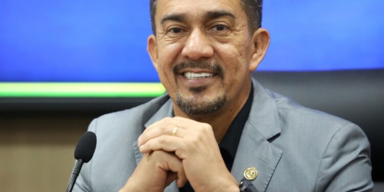 Eyder Brasil propõe lei para transformar bandas e fanfarras em patrimônio cultural de Rondônia