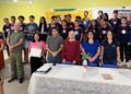 Ieda Chaves entrega certificados durante execução de cursos do projeto “ALE Vai às Escolas”