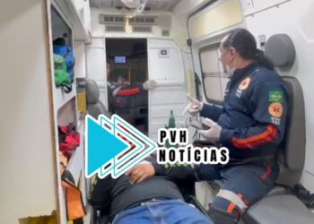 NA CALAMA: Carro avança cruzamento e causa acidente com motoboy na capital
