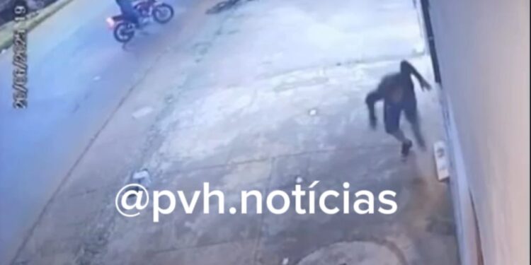 VÍDEO: Câmera registra vulgo “Leva eu” sendo atacado a tiros na zona leste