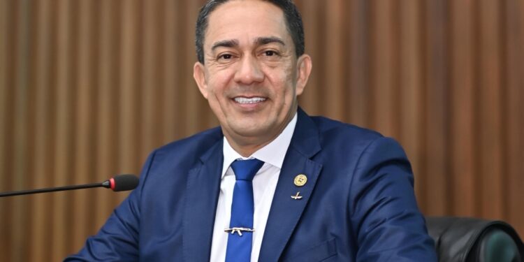 Eyder Brasil busca em Manaus aliança para fortalecer segurança nas fronteiras