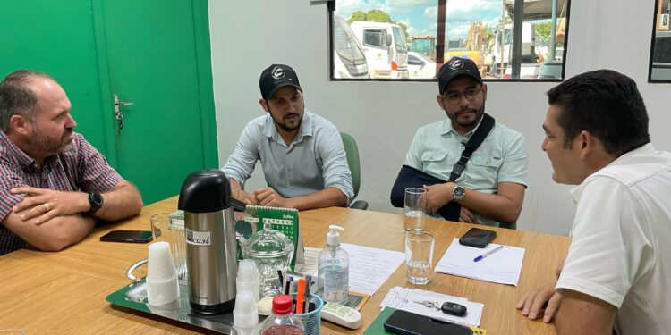 Vereador Adalto de Bandeirantes articula com a Semagric melhorias nas estradas rurais de Porto Velho