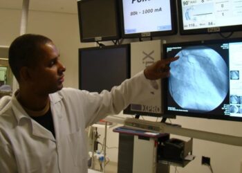 Deputado Alex Redano indica convênio para oferta de cateterismo cardíaco gratuito em Ariquemes