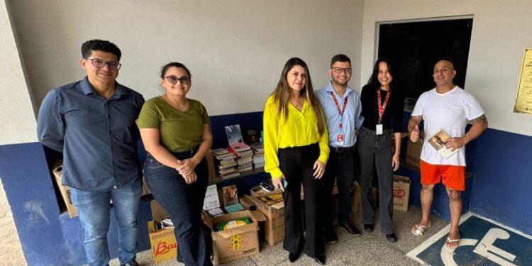 Projeto “Reescrevendo Histórias” do MPRO doa mais de 500 livros a unidade prisional em Porto Velho