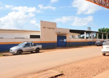 RENDIDO: Vigilante tem arma e colete roubados após ensaio de quadrilha em escola na zona leste