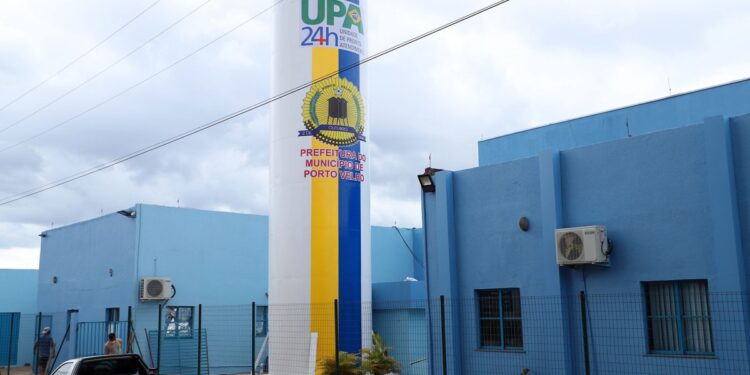 URGENTE: Homem é atacado a facada pela esposa de 15 anos depois de aniversário na zona sul