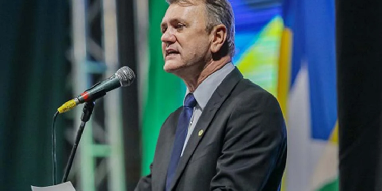 Deputado Luizinho Goebel solicita recapeamento asfáltico para o Distrito de Novo Plano em Chupinguaia