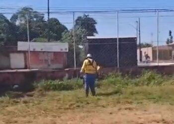 CAMPO DA TRÊS E MEIO RECEBE LIMPEZA APÓS PEDIDO DO VEREADOR EDIMILSON DOURADO
