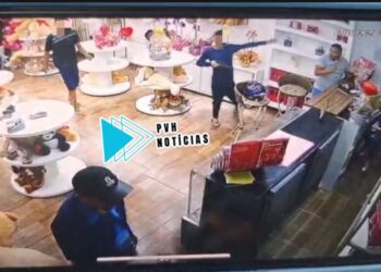 VÍDEO: BPTAR prende criminosos que fizeram assalto em floricultura na zona sul