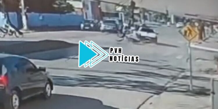 ATUALIZADA: Carro fura sinal vermelho e atropela duas motociclistas na zona leste – Veja Vídeo