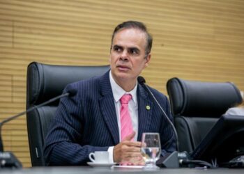Deputado Alan Queiroz institui capelania escolar voluntária na rede pública de Rondônia