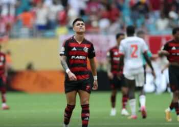 COPA DE CLUBES: Bayern vence Flamengo por 4 a 2 e marca encontro com o PSG