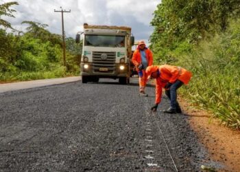 Deputado Alan Queiroz solicita realização de pavimentação em rua do município de Alvorada do Oeste